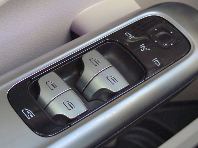 Used 2026 Mercedes-Benz C 300 Sedan image 24