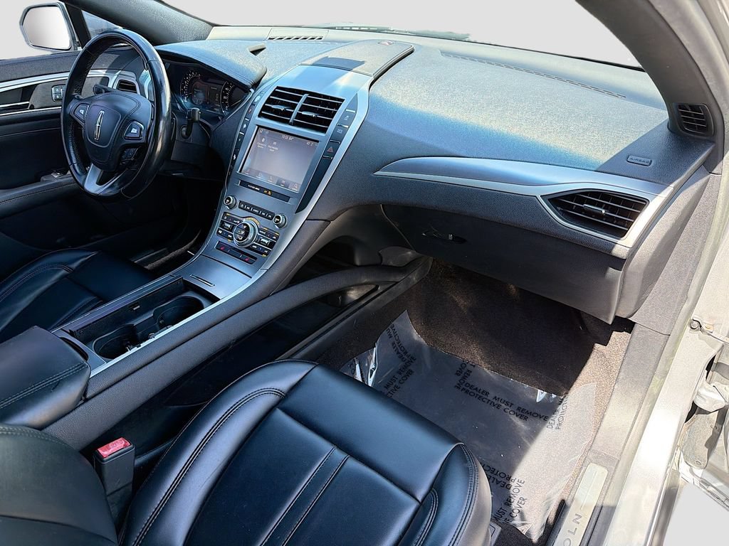 Used 2020 Lincoln MKZ FWD image 12