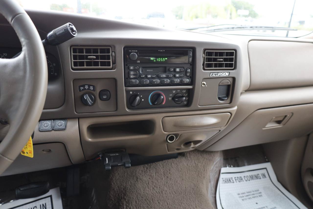 Used 2000 Ford Excursion XLT AWD/4WD image 10