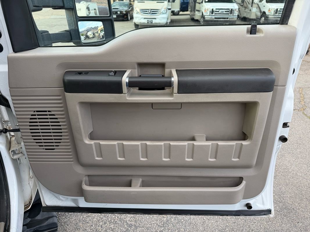 Used 2008 Ford F550 4x4 Regular Cab Super Duty image 16