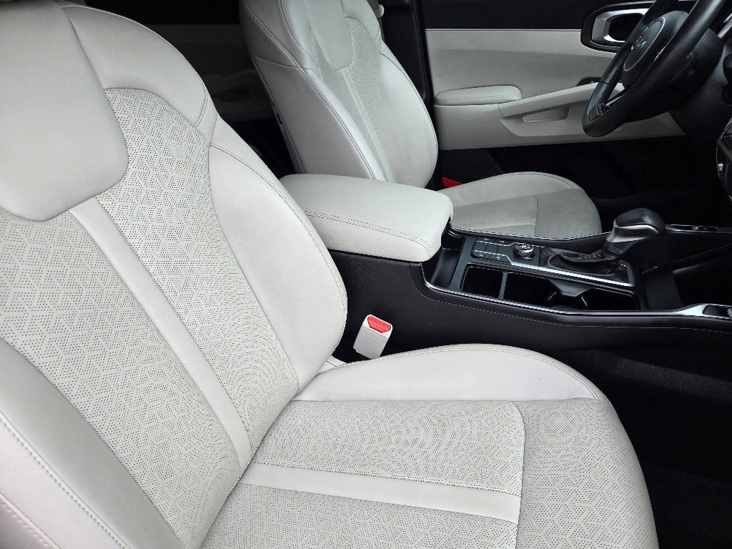 Certified 2023 Kia Sorento S image 19