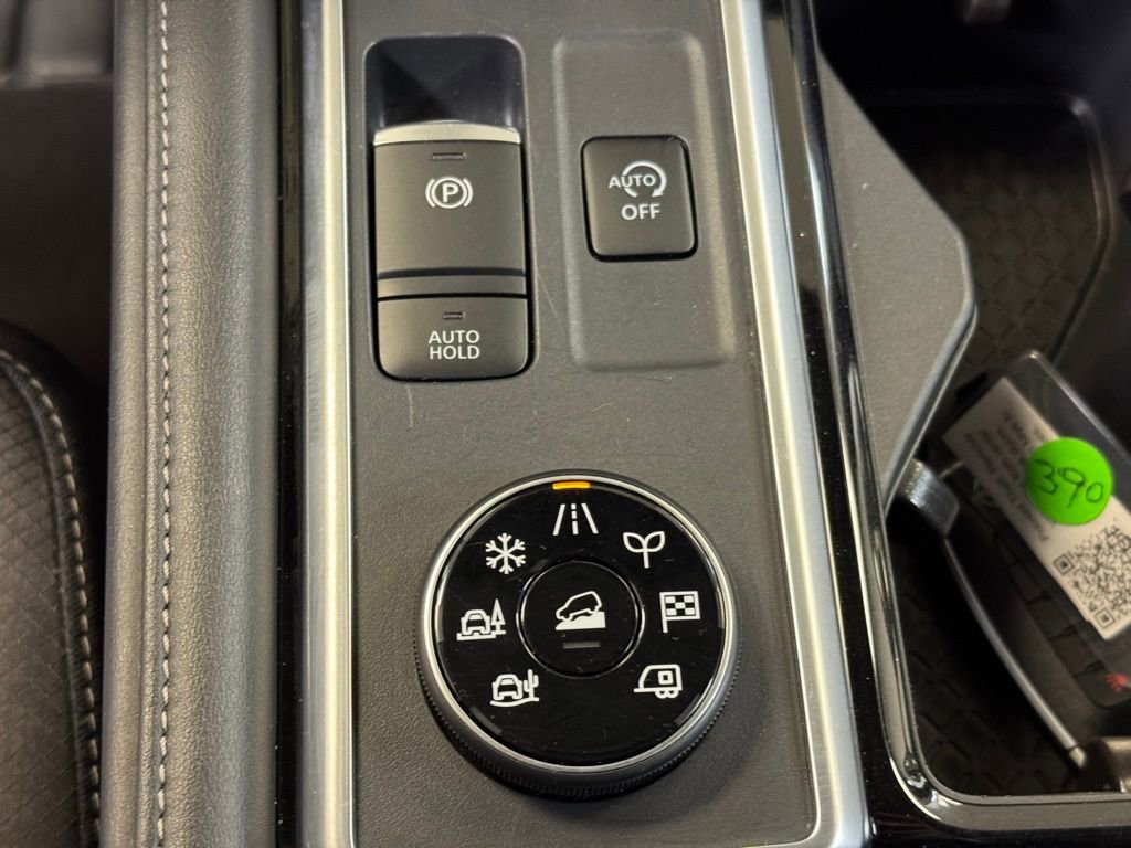 Used 2025 Nissan Pathfinder SL AWD/4WD image 35