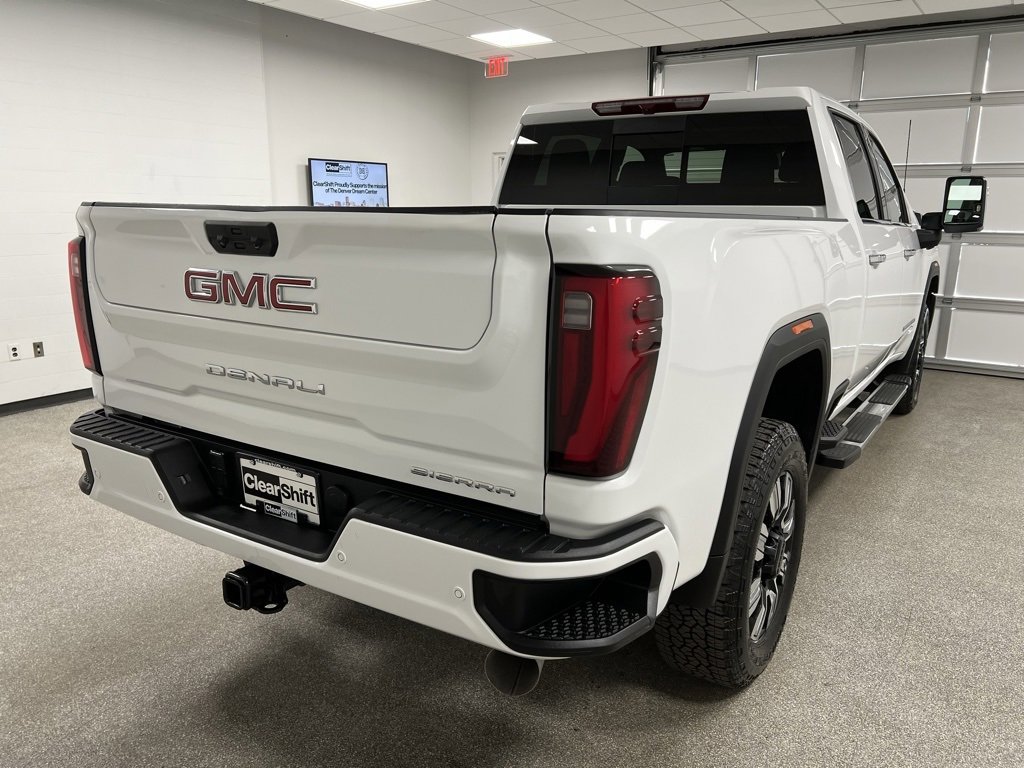Used 2024 GMC Sierra 3500 Denali image 10