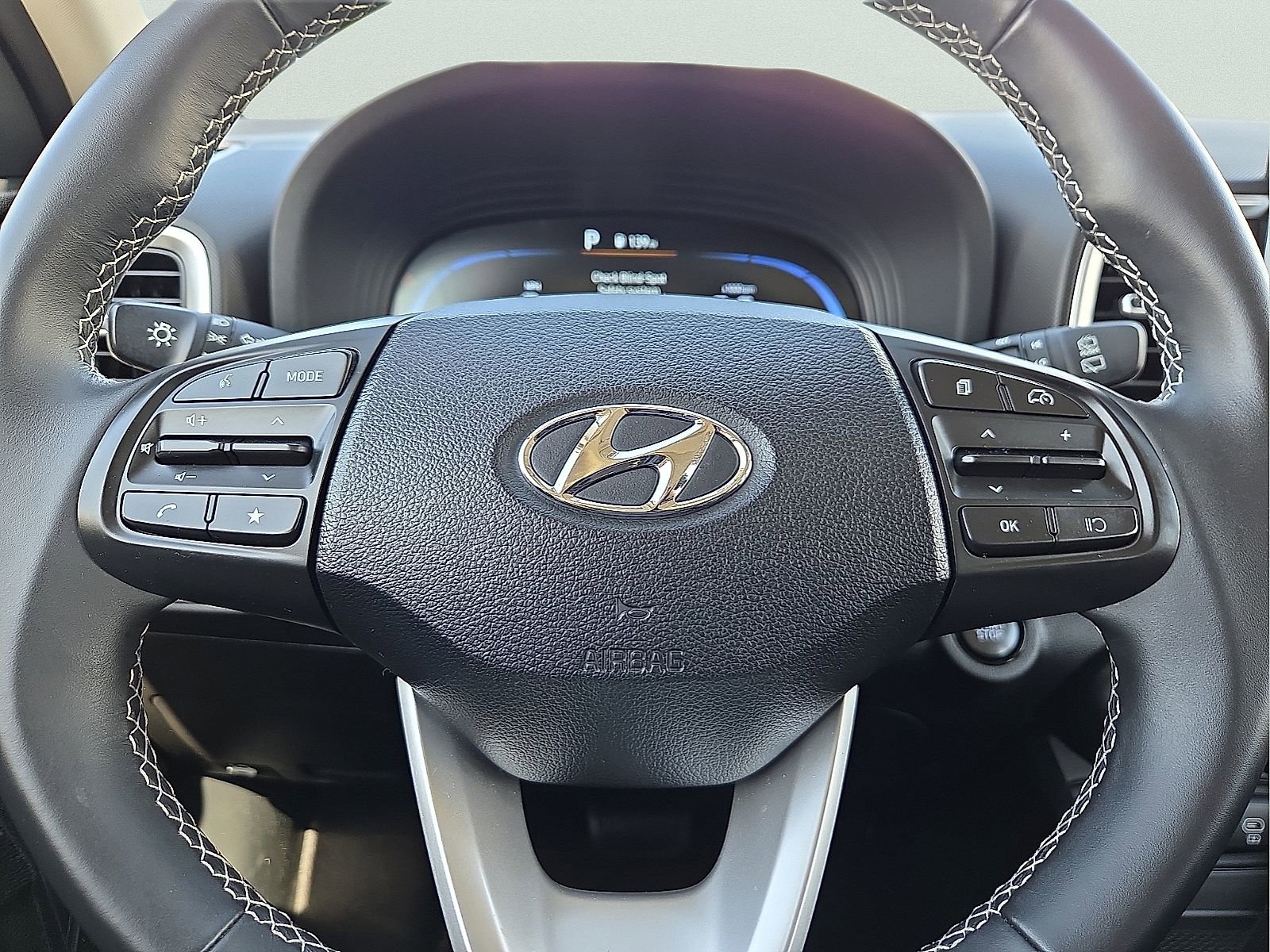 Used 2024 Hyundai Venue SEL FWD image 24