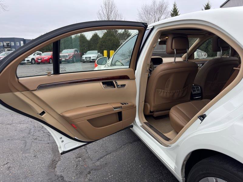 Used 2009 Mercedes-Benz S 550 4MATIC image 32