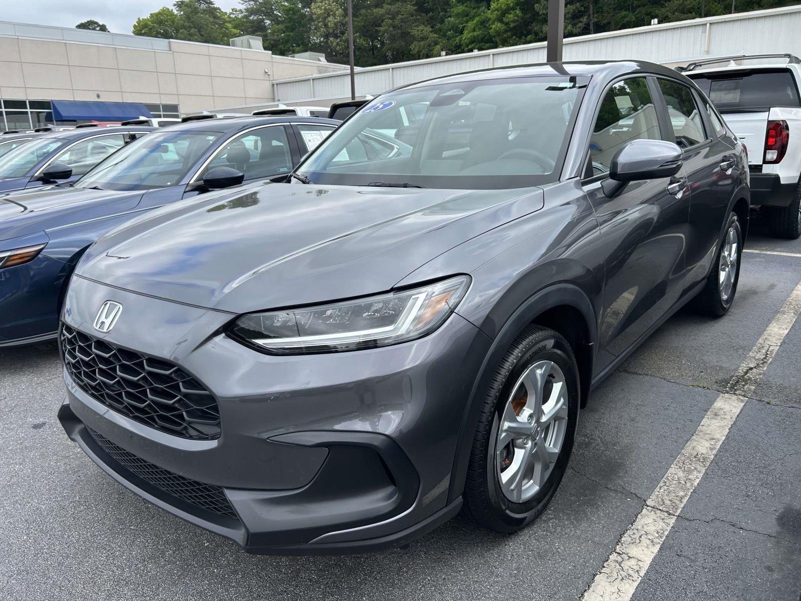 Used 2025 Honda HR-V LX image 4