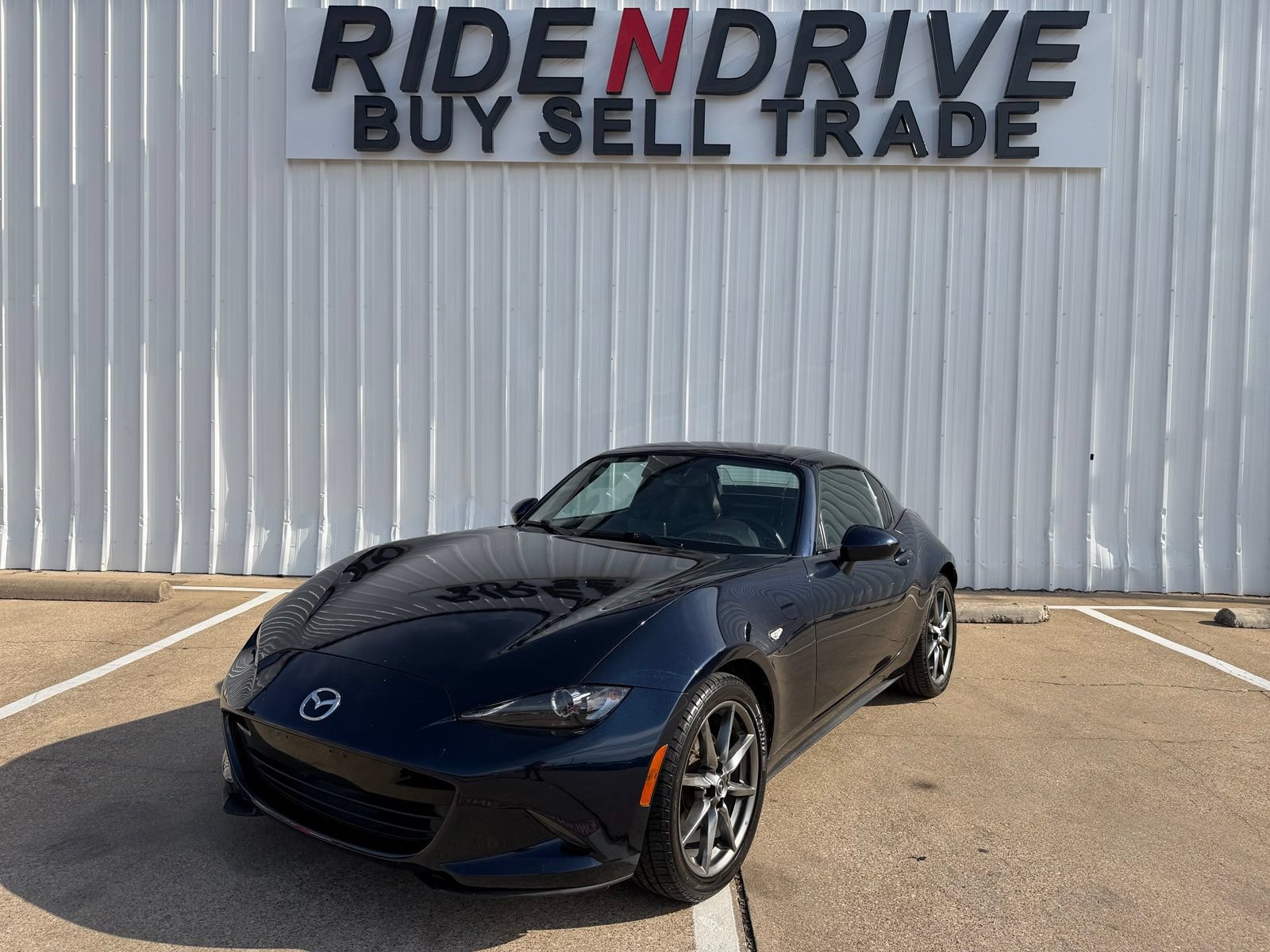 Used 2021 MAZDA MX-5 Miata RF Grand Touring RWD image 1