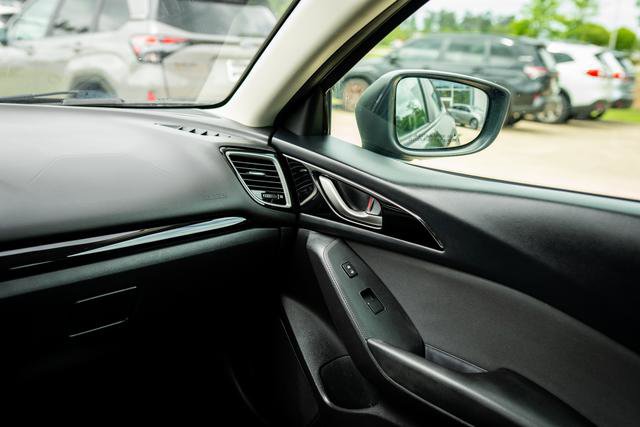 Used 2015 MAZDA MAZDA3 i Sport image 28