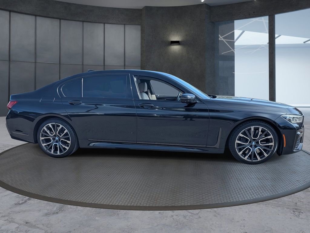 Used 2021 BMW 740i w/ M Sport Package RWD image 7