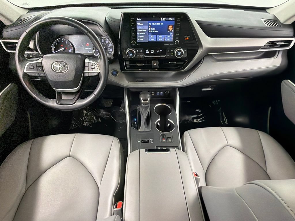 Used 2022 Toyota Highlander XLE FWD image 39