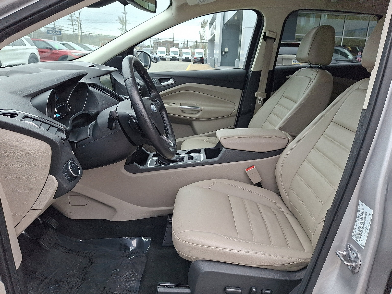 Used 2017 Ford Escape Titanium image 13