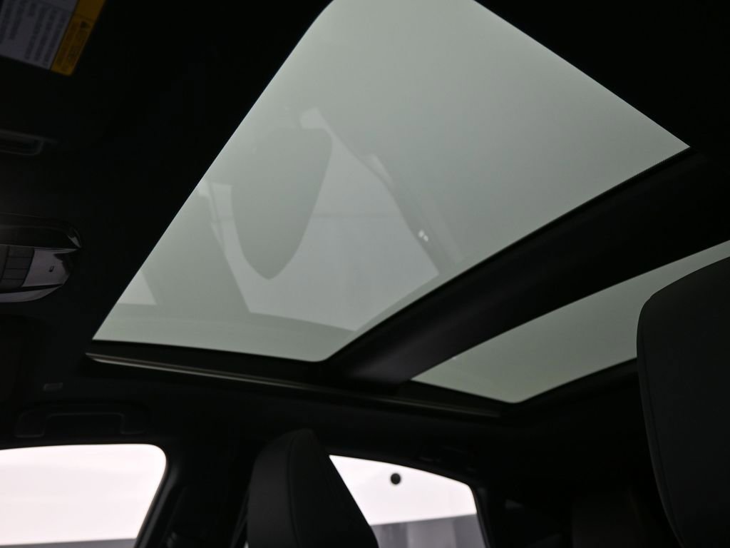 Used 2024 Toyota Venza Limited image 18