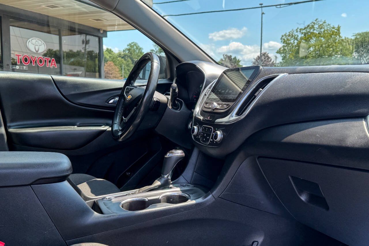 Used 2018 Chevrolet Equinox LT w/ Sun & Infotainment Package AWD/4WD image 14