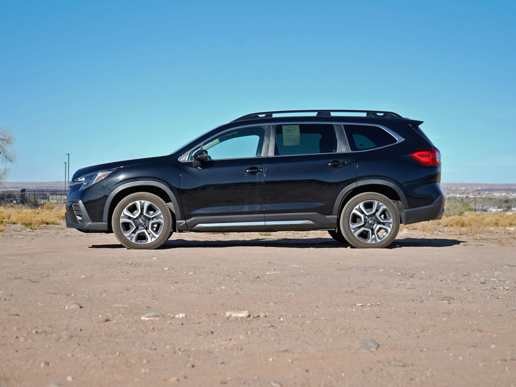 Used 2023 Subaru Ascent Limited image 7