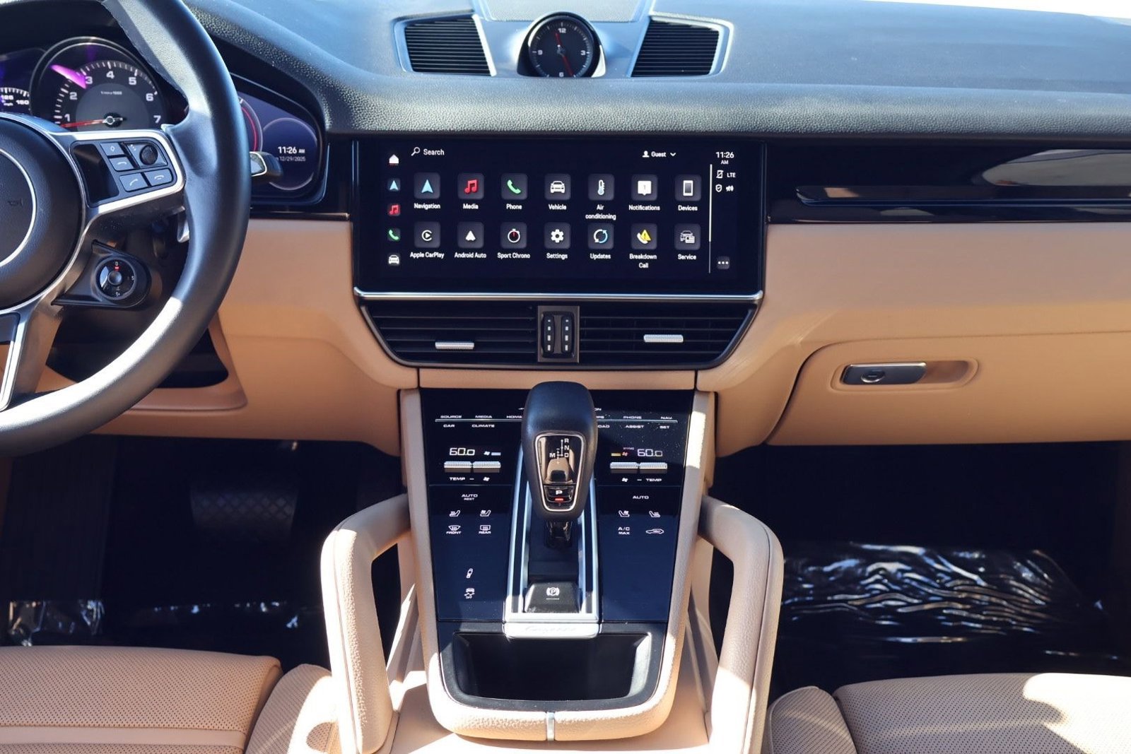 Certified 2023 Porsche Cayenne Platinum Edition image 21