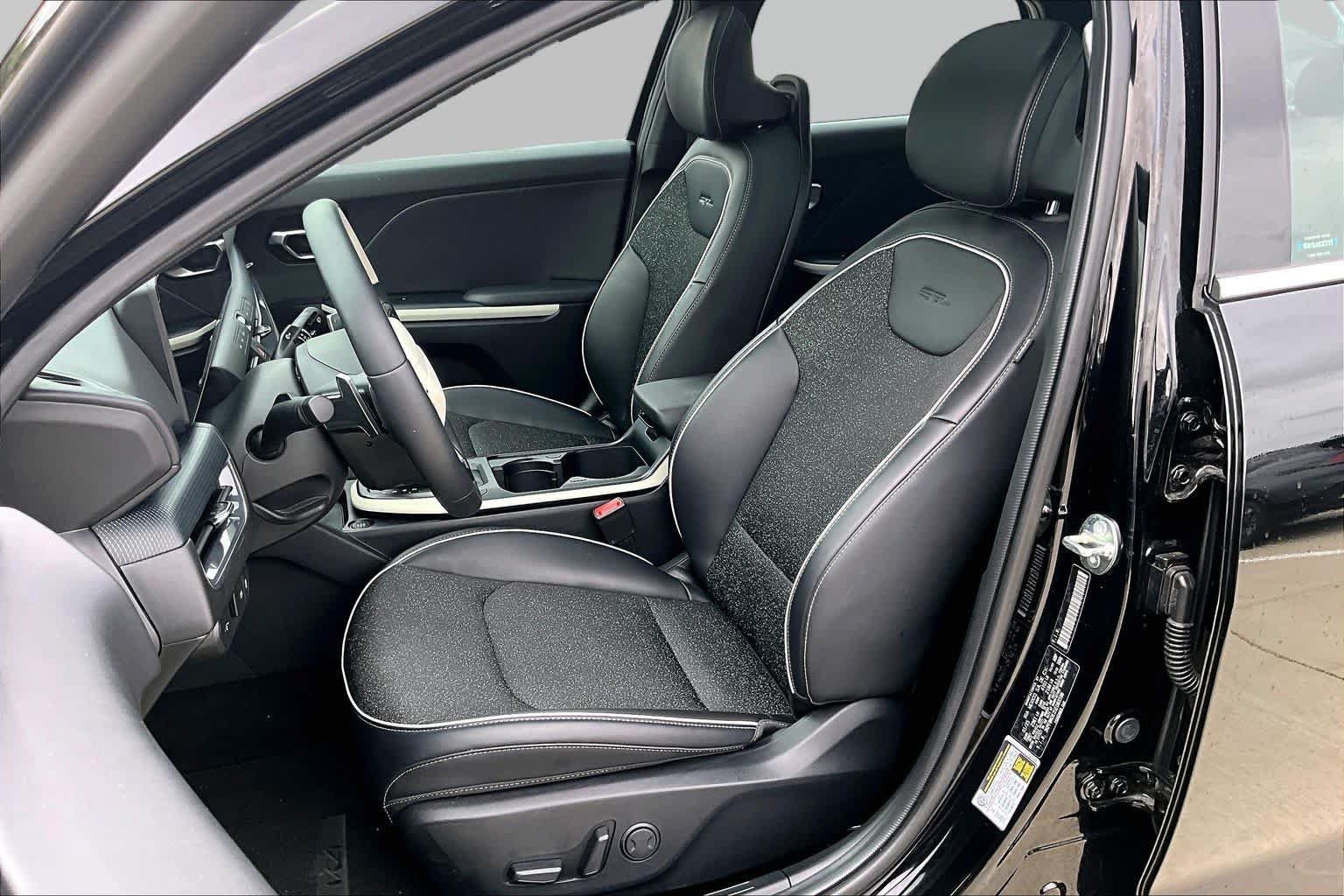 Used 2025 Kia K4 EX w/ GT-Line Sunroof Package FWD image 15