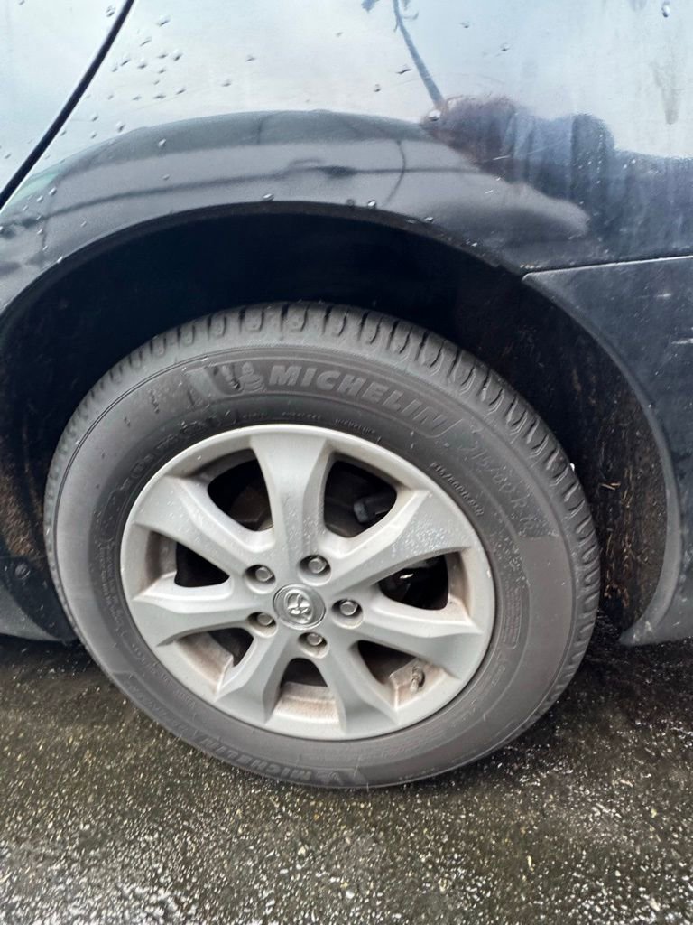 Used 2011 Toyota Camry LE image 8