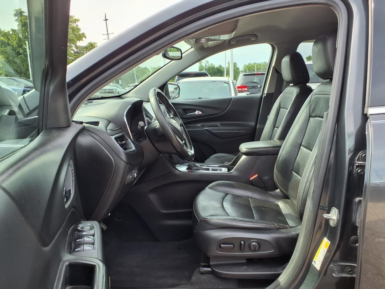 Used 2020 Chevrolet Equinox Premier FWD image 17