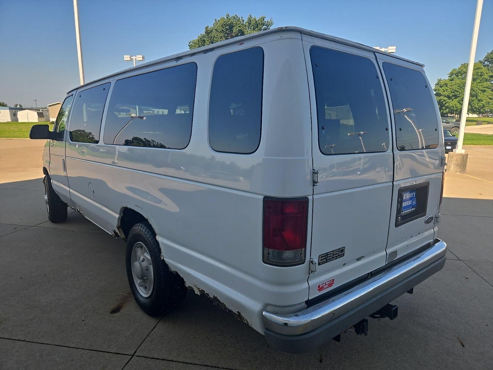 Used 2002 Ford E-350 and Econoline 350 XLT RWD image 5
