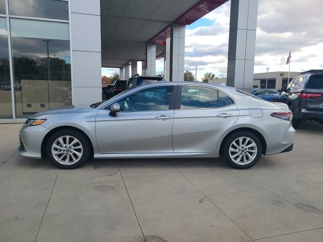 Used 2024 Toyota Camry LE image 4