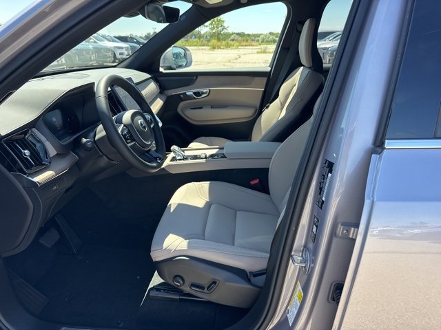 New 2026 Volvo XC90 B6 Plus w/ Protection Package Premier image 10
