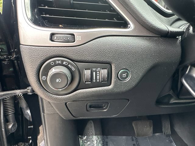 Used 2021 Jeep Cherokee Limited w/ Elite Package AWD/4WD image 31