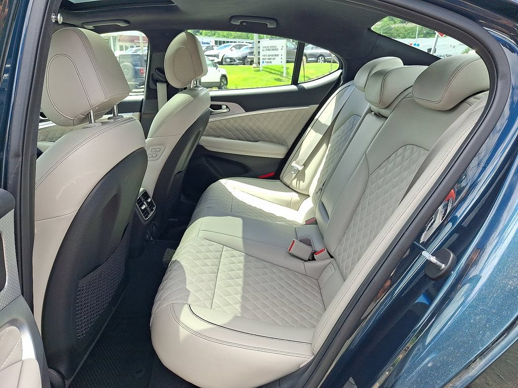 Used 2023 Genesis G70 3.3T w/ Sport Prestige Package AWD/4WD image 11