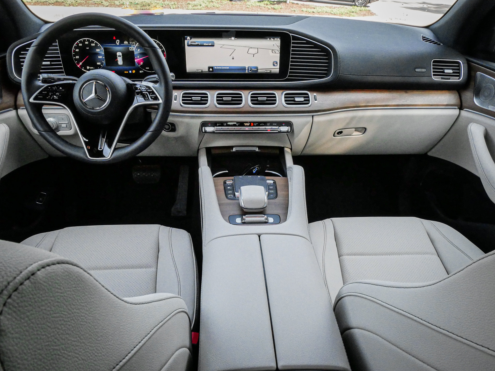 Used 2025 Mercedes-Benz GLS 450 4MATIC image 29