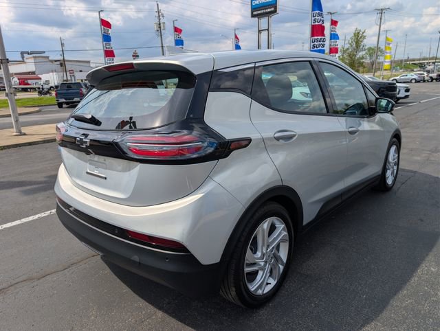 Used 2023 Chevrolet Bolt LT w/ Driver Confidence Package FWD image 5