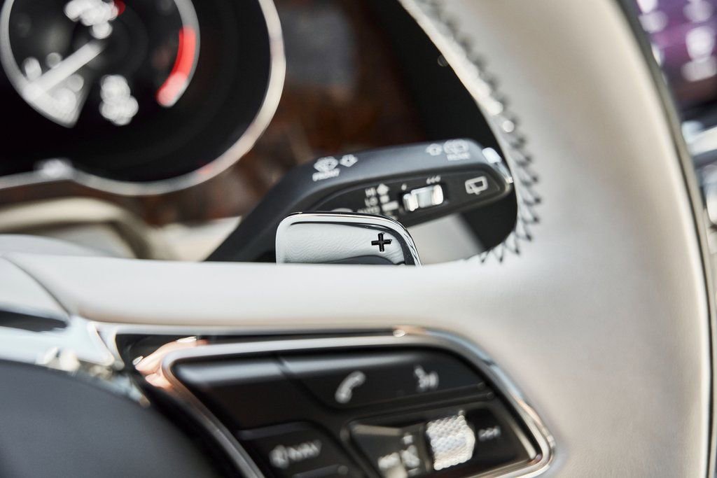 Used 2023 Bentley Bentayga Extended Wheelbase image 63