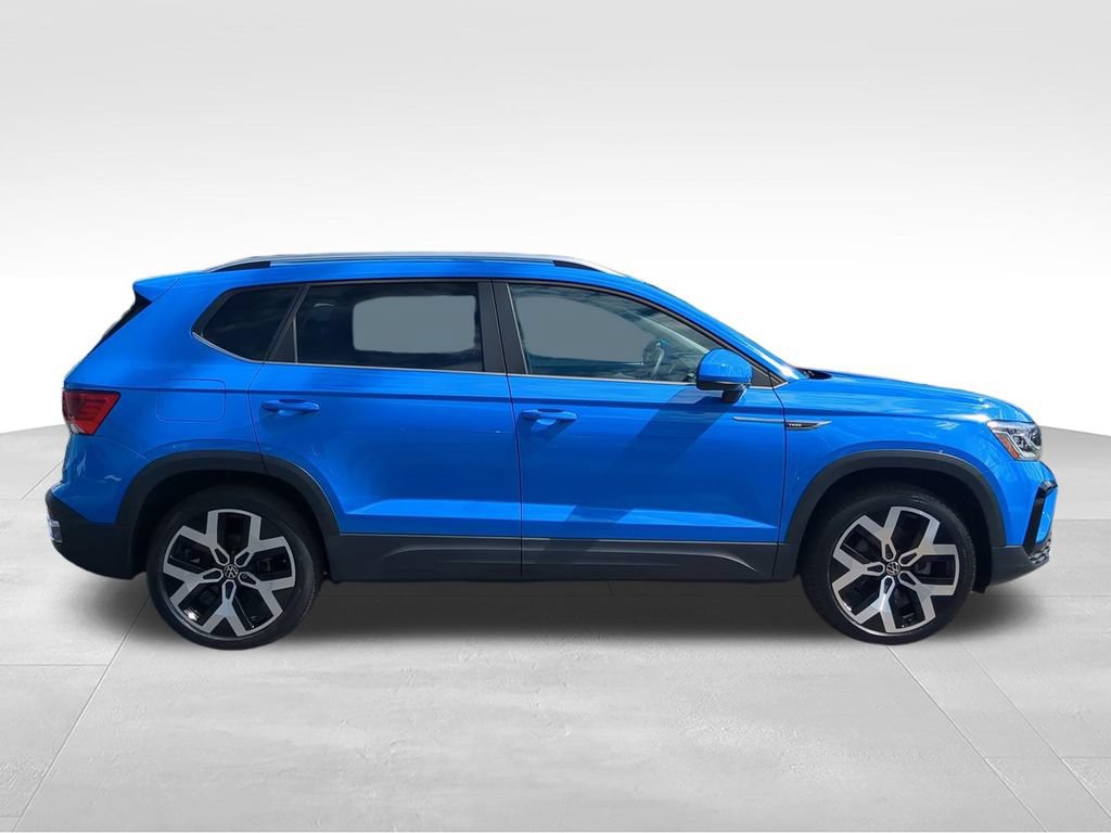 Certified 2023 Volkswagen Taos SEL AWD/4WD image 3