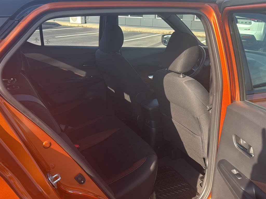 Used 2020 Nissan Kicks SR image 3