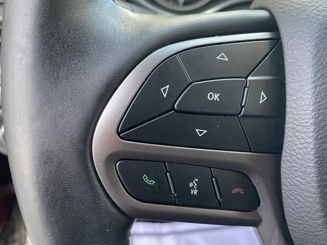 Used 2019 Jeep Cherokee Limited w/ Luxury Group image 18