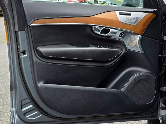 Used 2017 Volvo XC90 T8 Excellence image 27