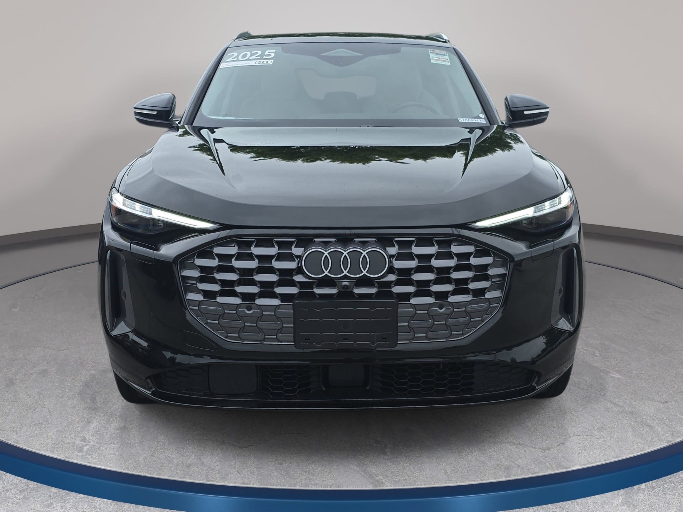 Used 2025 Audi Q5 Premium Plus w/ Premium Plus AWD/4WD image 2