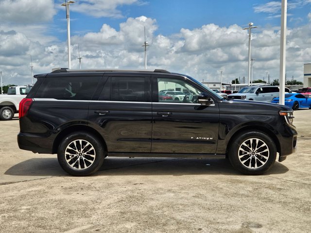 Certified 2025 Ford Expedition Platinum AWD/4WD image 2