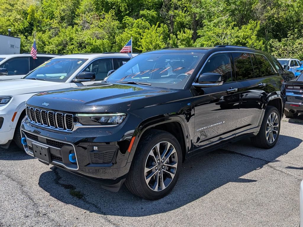 Certified 2022 Jeep Grand Cherokee Overland AWD/4WD image 2