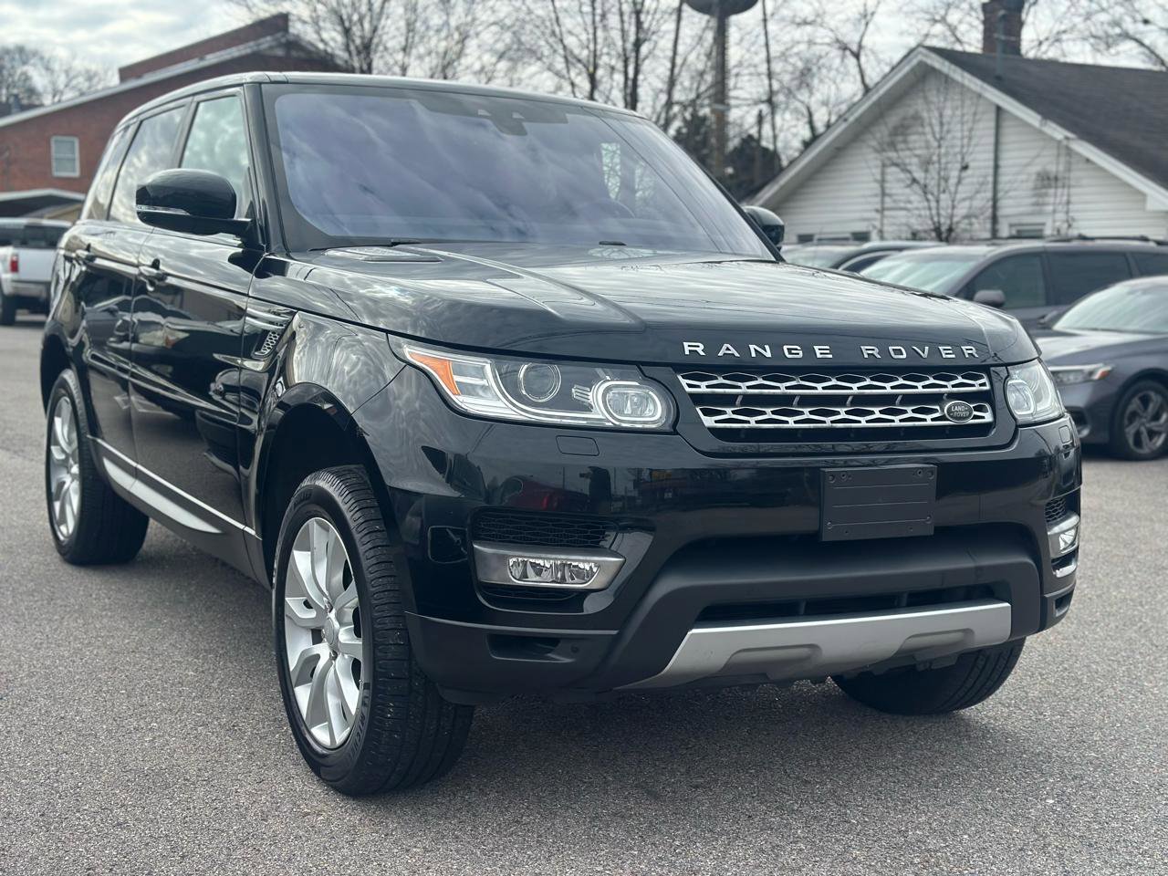 Used 2017 Land Rover Range Rover Sport HSE image 2