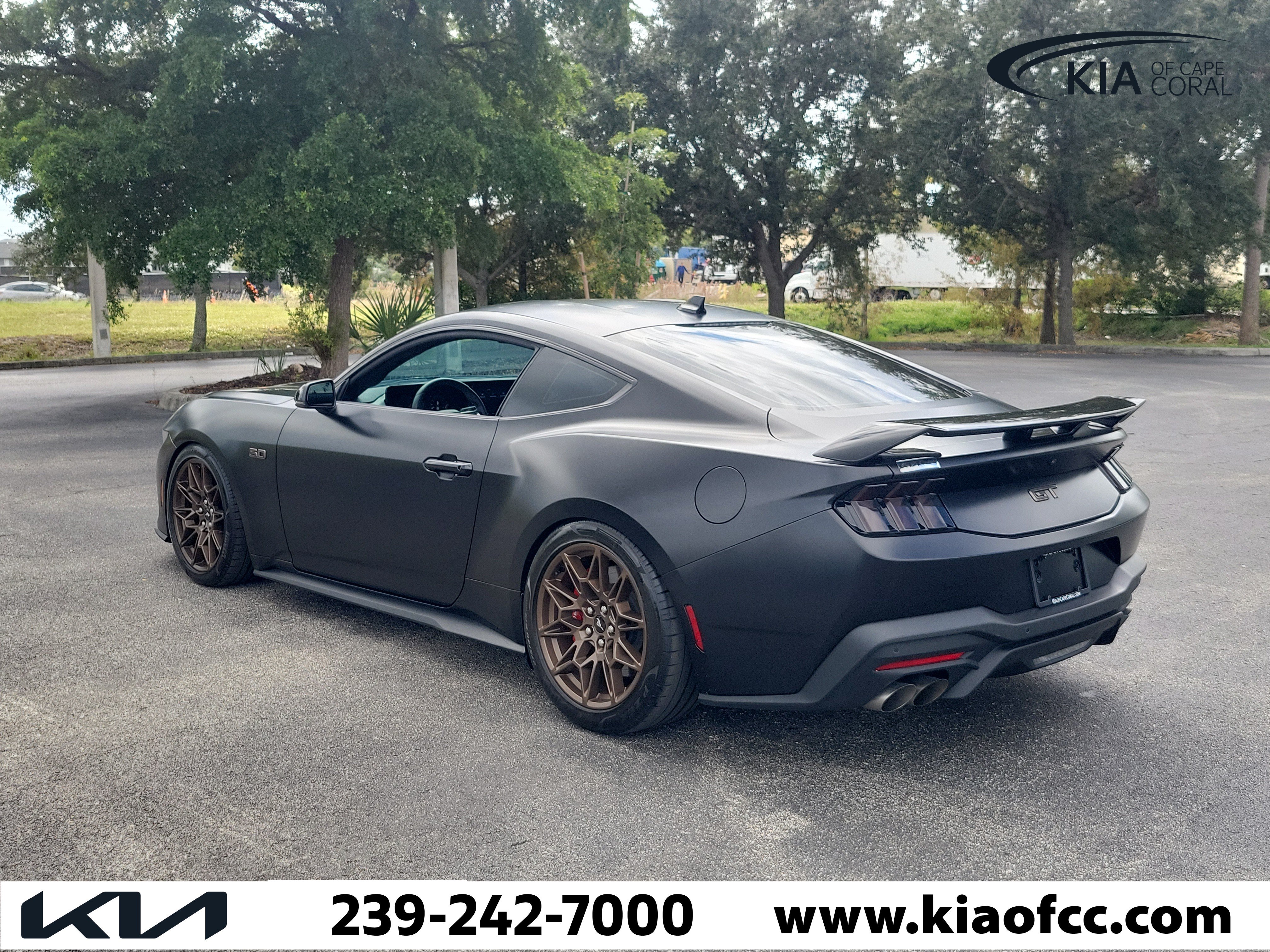 Used 2025 Ford Mustang GT Premium w/ GT Performance Package RWD image 4