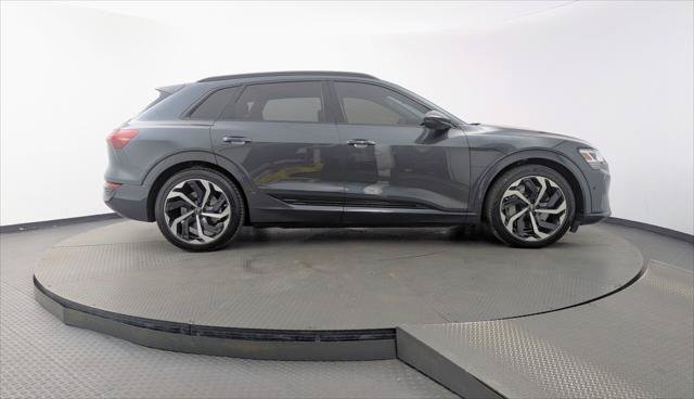 Used 2024 Audi Q8 e-tron Premium Plus w/ Premium Plus Package AWD/4WD image 9