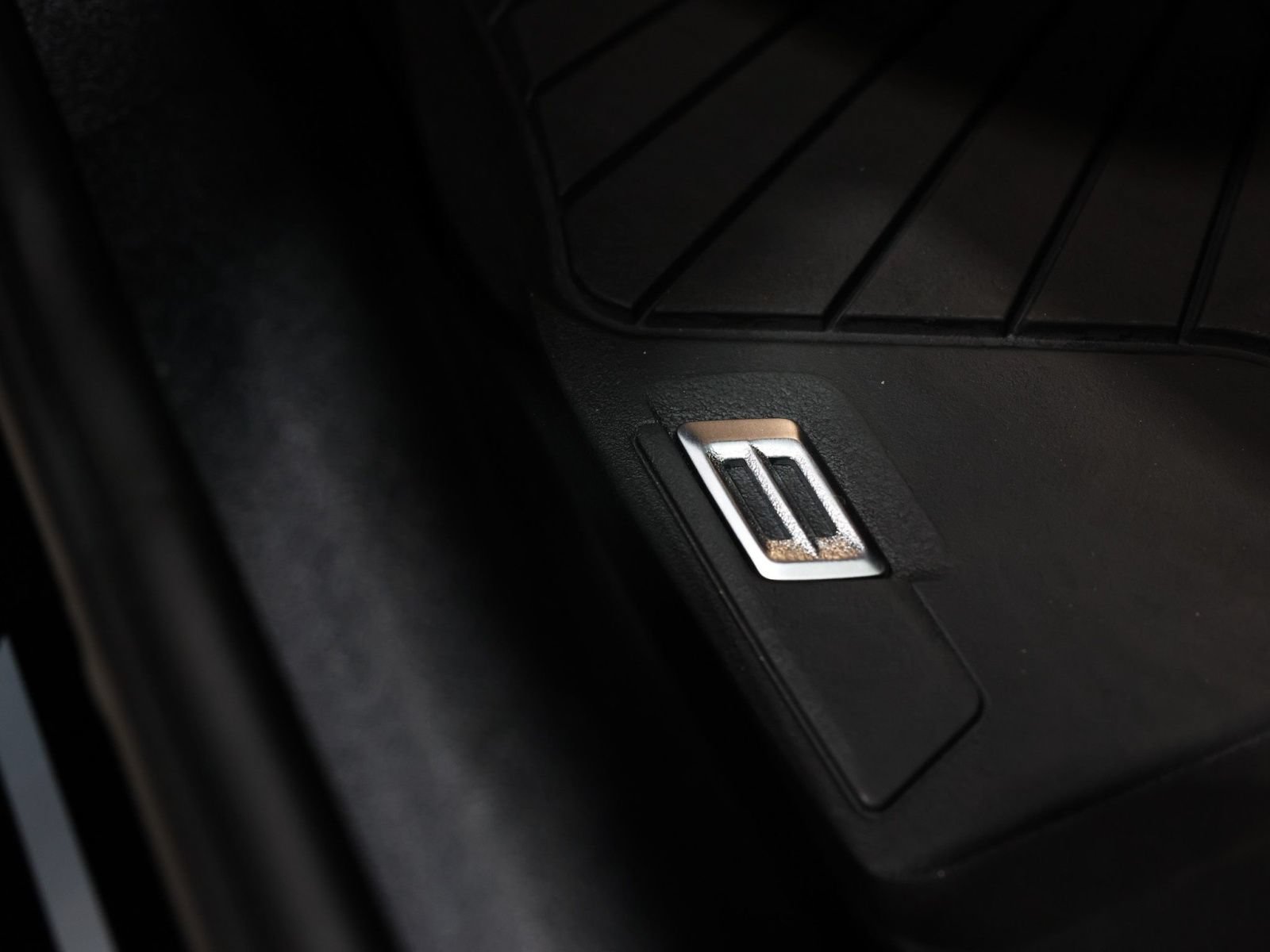 Used 2023 BMW M8 Gran Coupe xDrive Competition w/ M Carbon Exterior Package AWD/4WD image 33