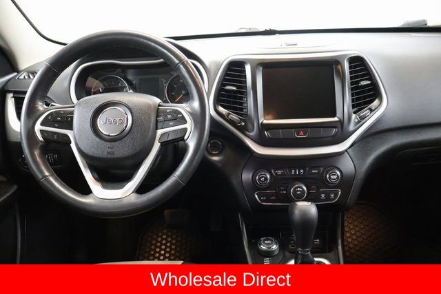 Used 2015 Jeep Cherokee Latitude w/ Cold Weather Group AWD/4WD image 12