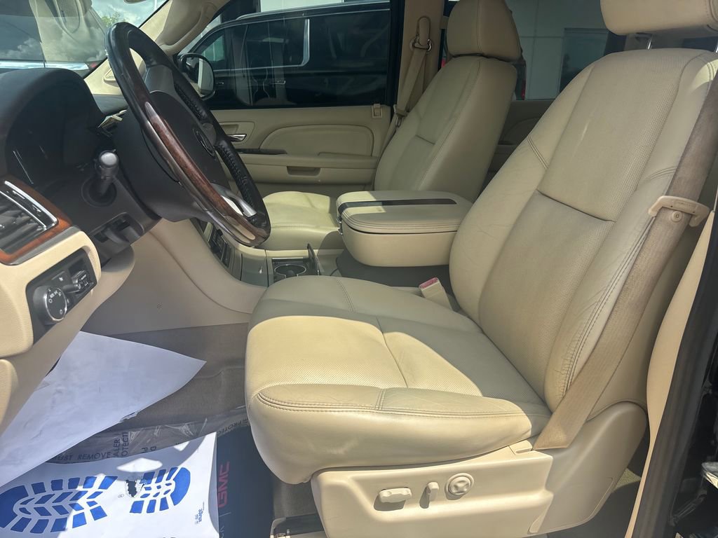 Used 2007 Cadillac Escalade EXT w/ Information Package AWD/4WD image 14