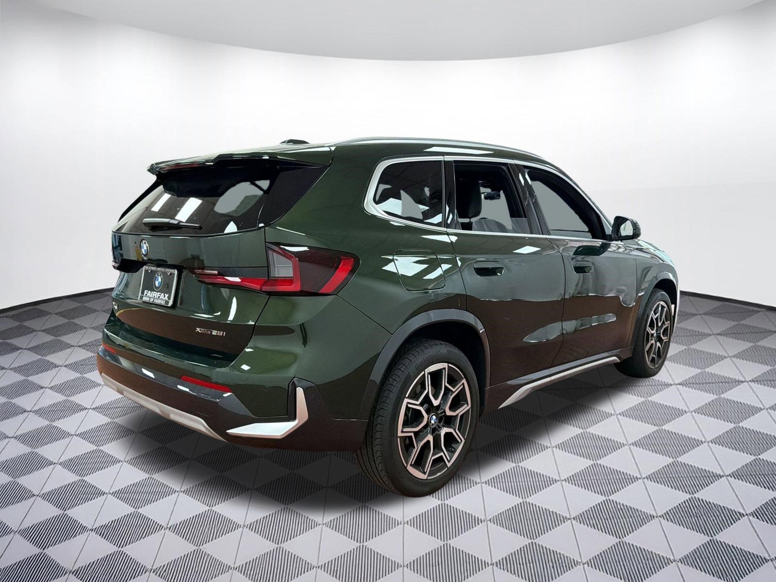 Used 2025 BMW X1 xDrive28i w/ Convenience Package image 9