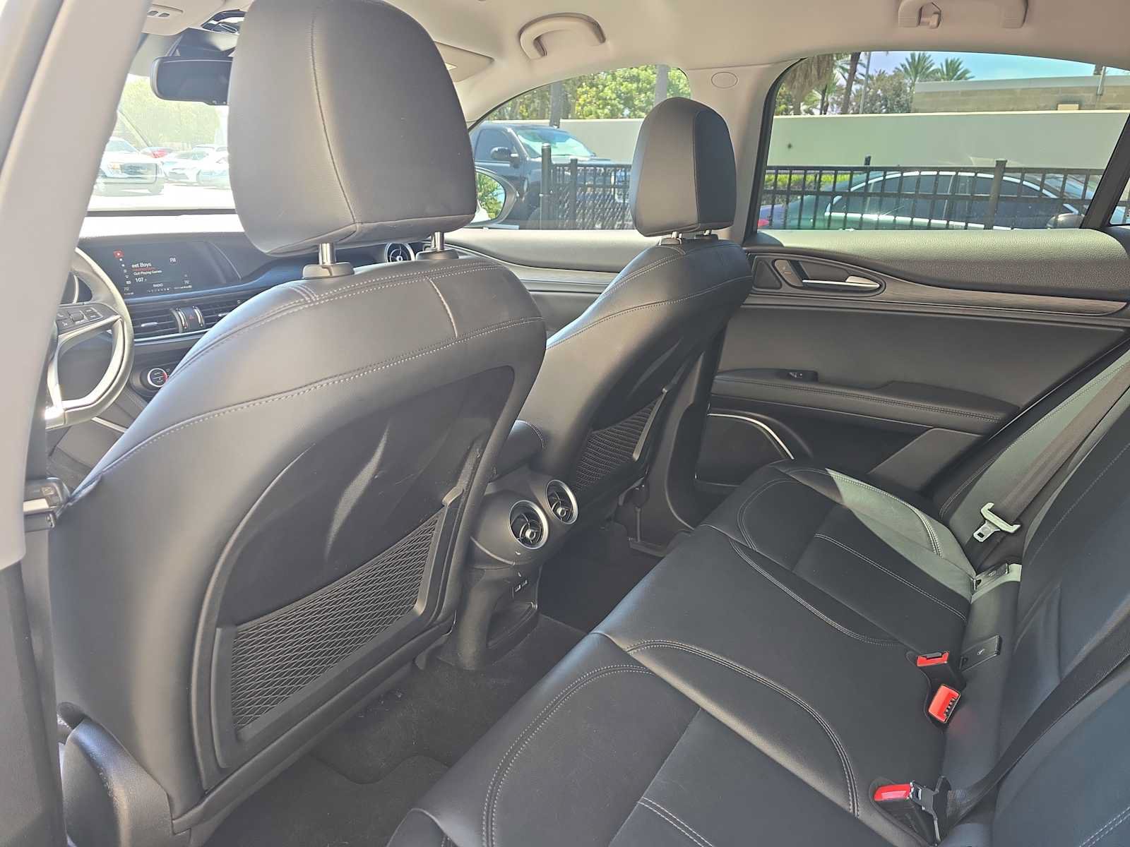 Used 2019 Alfa Romeo Stelvio AWD image 10