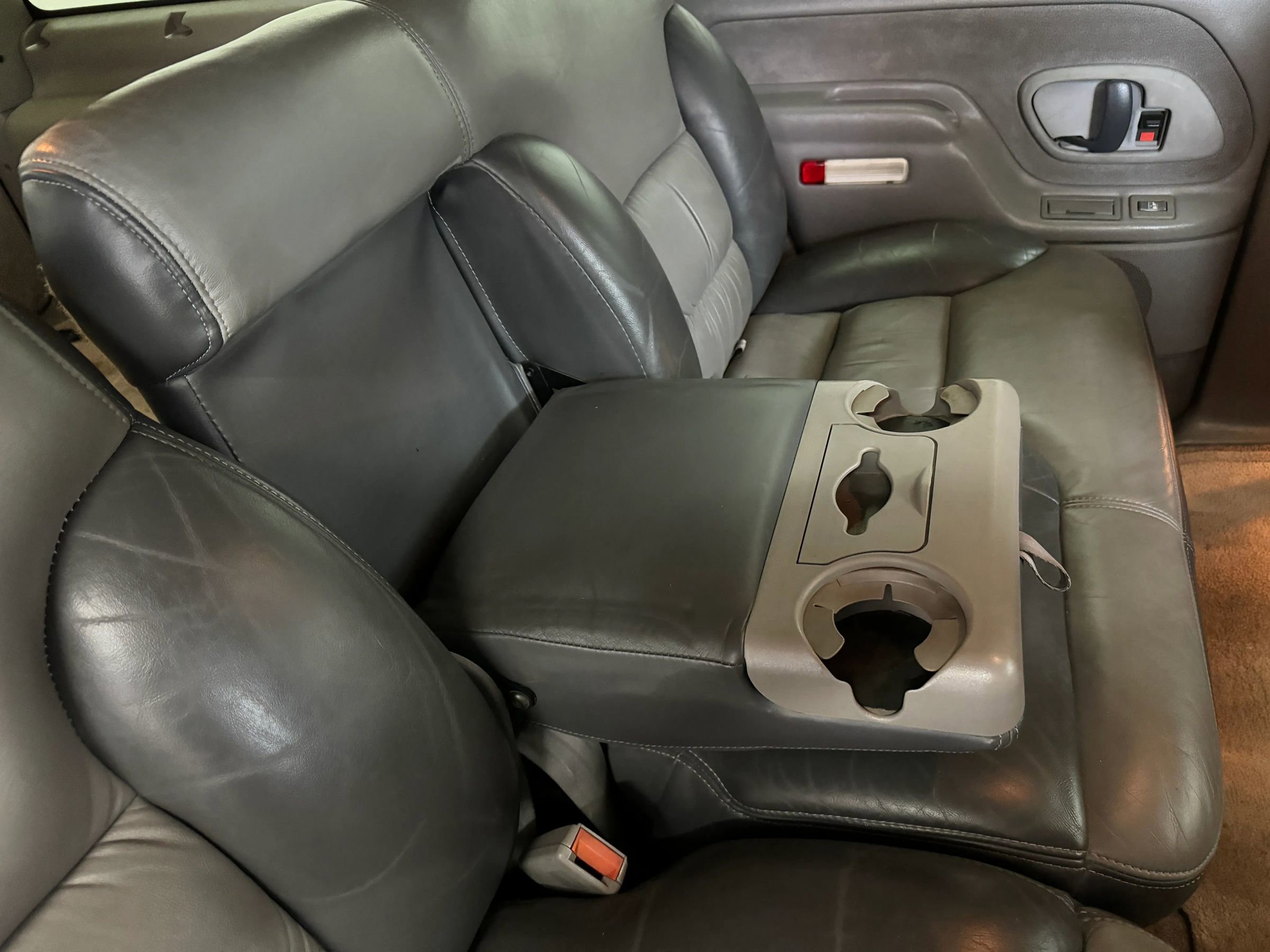 Used 2000 Chevrolet Tahoe Z71 w/ Comfort & Security Pkg AWD/4WD image 49