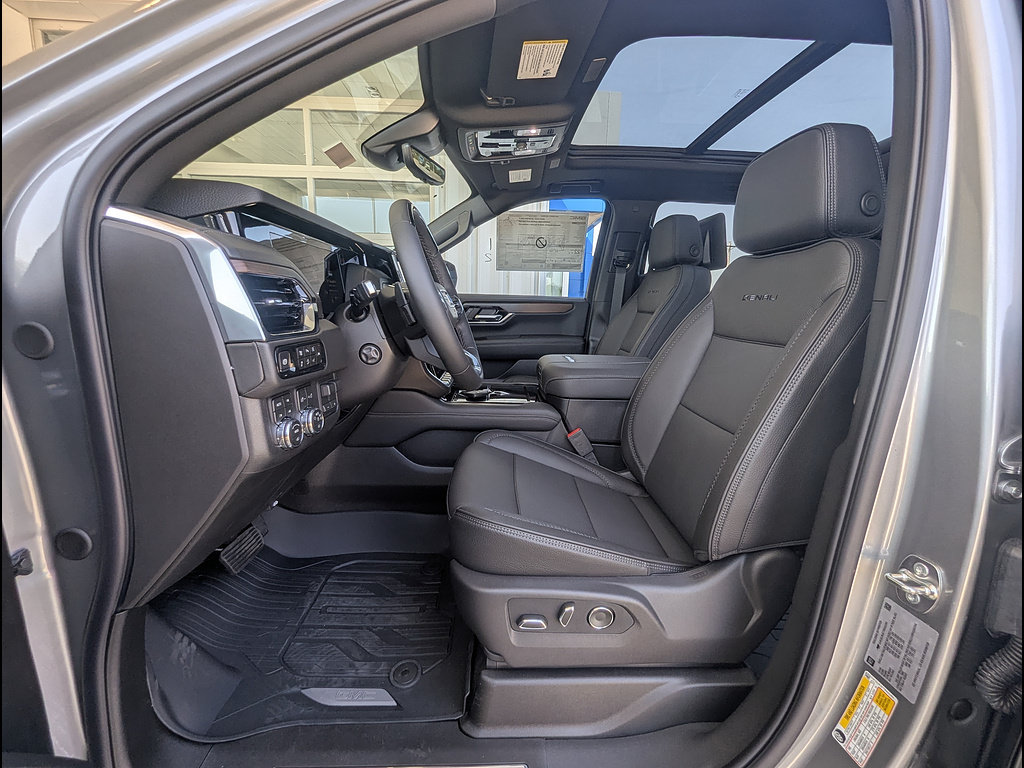 New 2026 GMC Yukon XL Denali w/ Denali Reserve Package AWD/4WD image 14