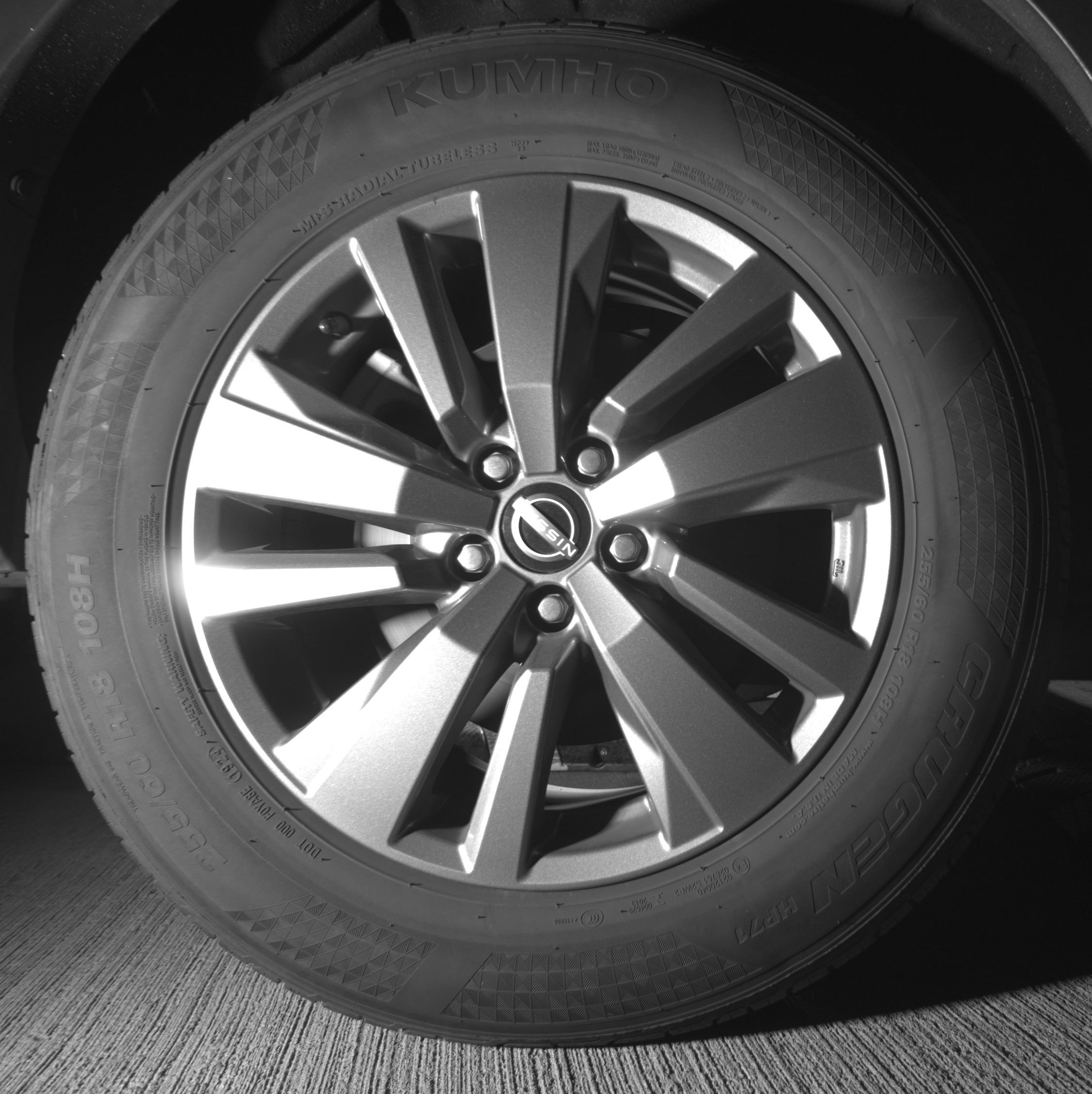 Used 2024 Nissan Pathfinder S FWD image 15