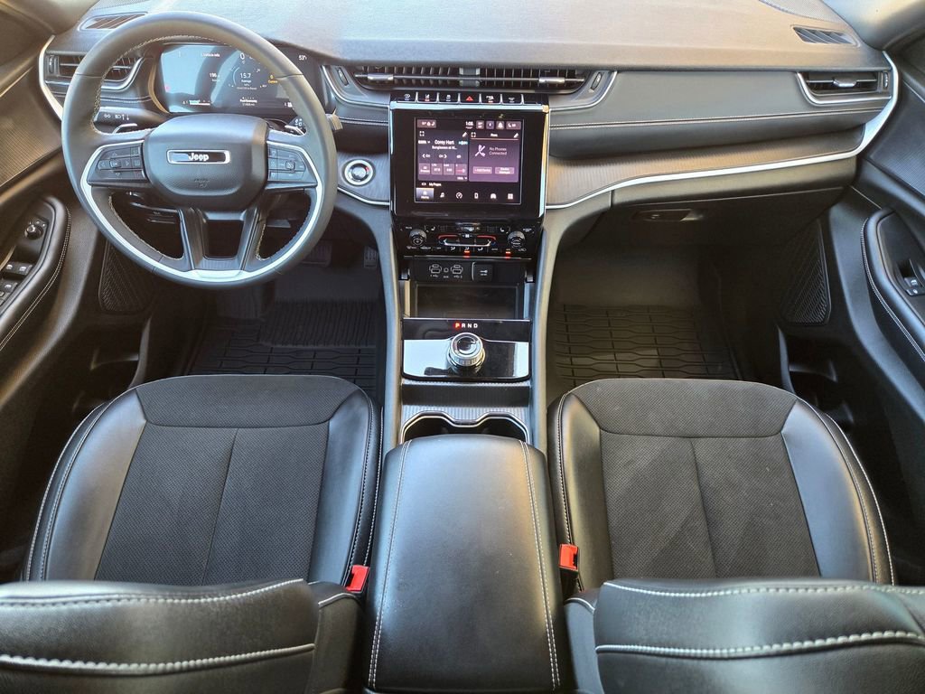 Used 2025 Jeep Grand Cherokee Altitude AWD/4WD image 15