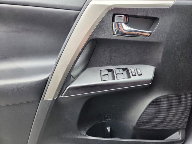 Used 2018 Toyota RAV4 XLE image 28